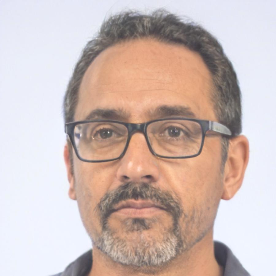 Retrato profesional de Borja Santamaría